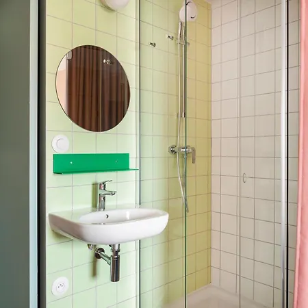 Hotell Greet Aeroport Promenade Des