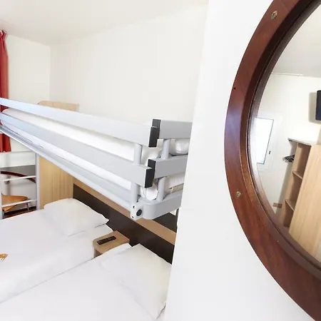 Greet Aeroport Promenade Des Hotell 2*