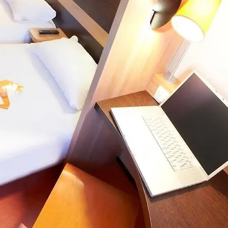 Greet Aeroport Promenade Des Hotell