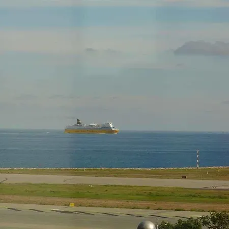Greet Aeroport Promenade Des Hotell