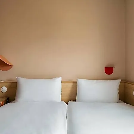 Hotel Greet Aeroport Promenade Des Nice