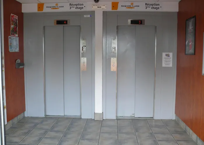 Hotell Greet Aeroport Promenade Des Nice