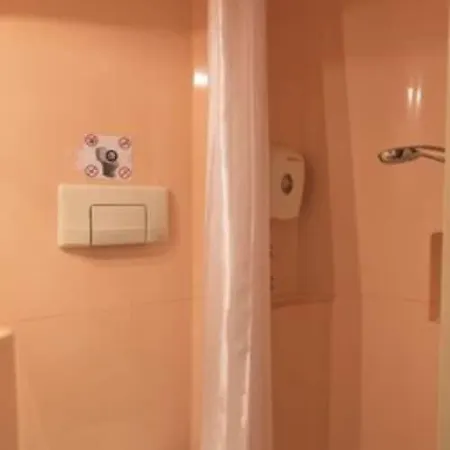 普瑞米尔尼斯普罗梅娜德昂格莱经典酒店 2* 尼斯